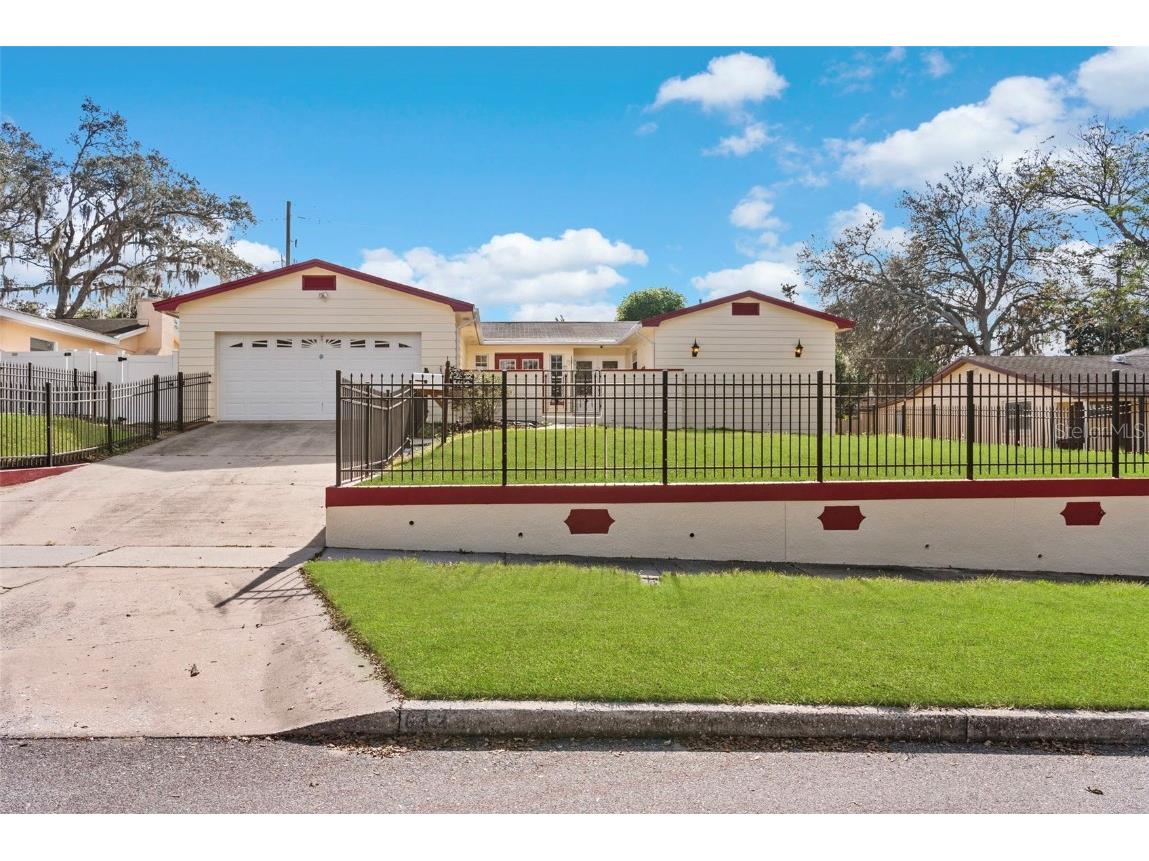 6120 Castlewood Lane Orlando FL 32808 O6369162 image2