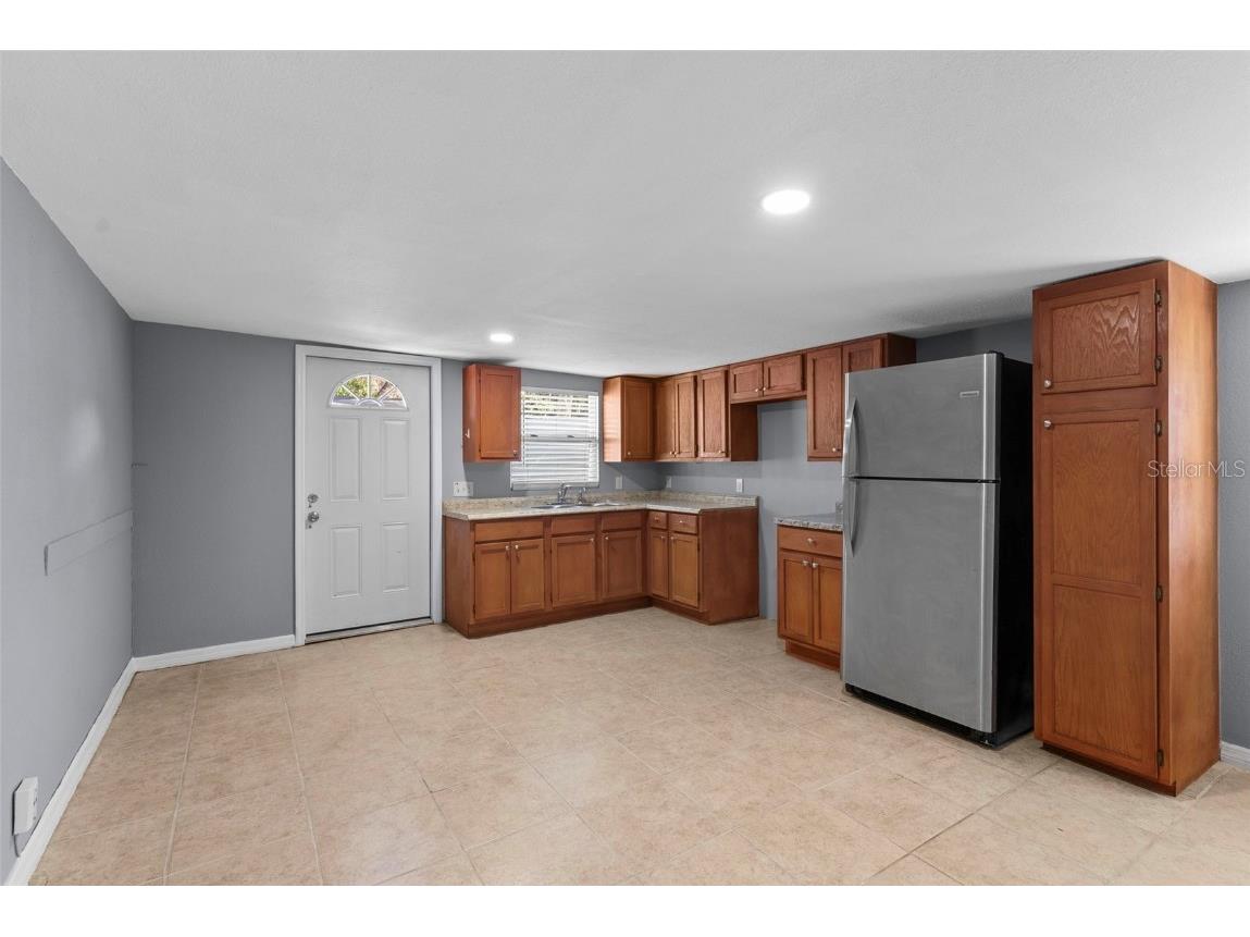 6120 Castlewood Lane Orlando FL 32808 O6369162 image24