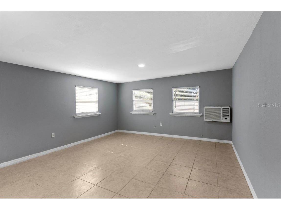 6120 Castlewood Lane Orlando FL 32808 O6369162 image25