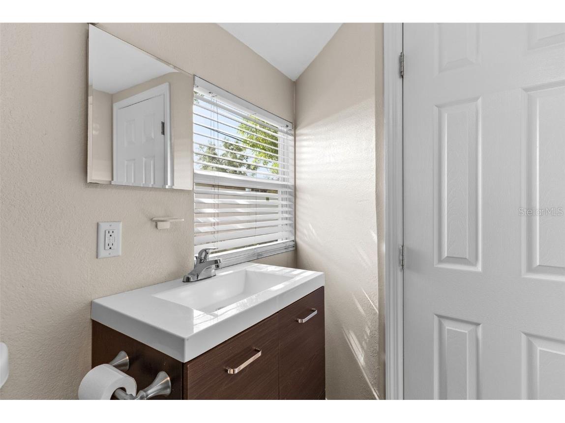 6120 Castlewood Lane Orlando FL 32808 O6369162 image28