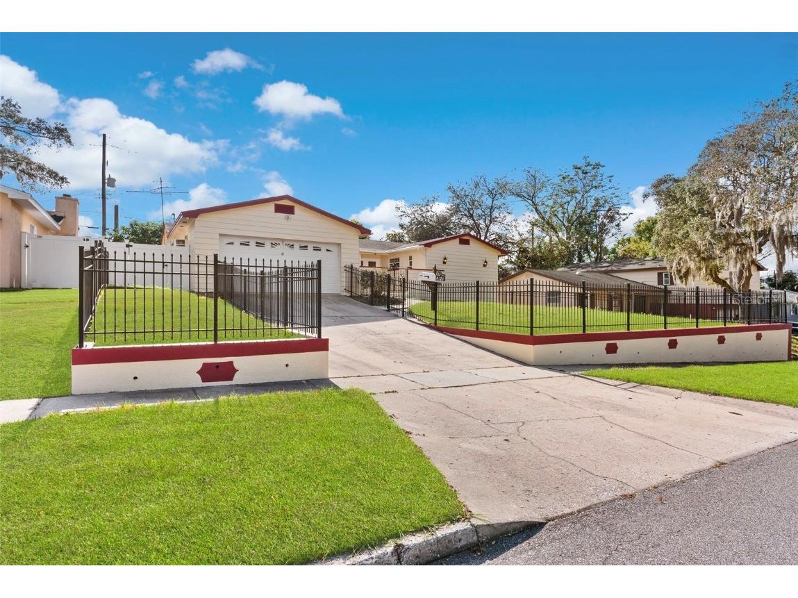 6120 Castlewood Lane Orlando FL 32808 O6369162 image3