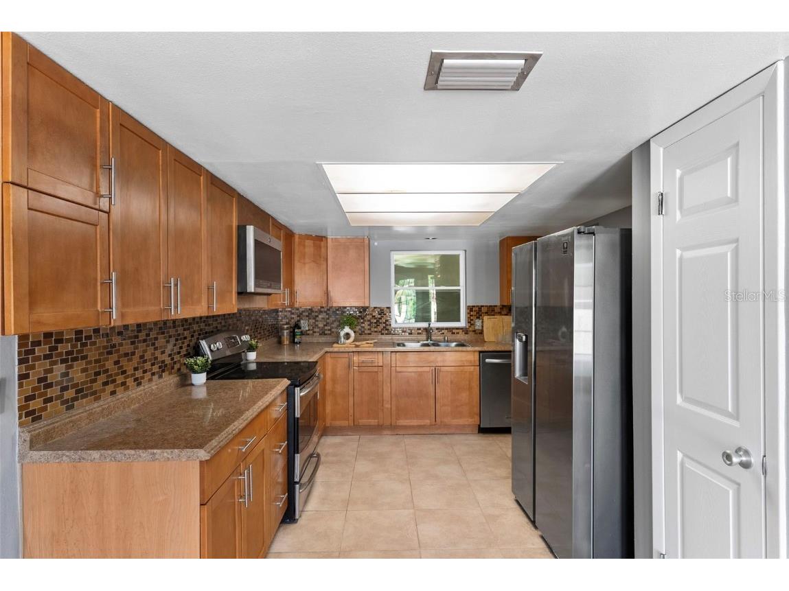 6120 Castlewood Lane Orlando FL 32808 O6369162 image9