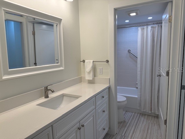 6120 Country Club Way #207 Sarasota FL 34243 A4663598 image11