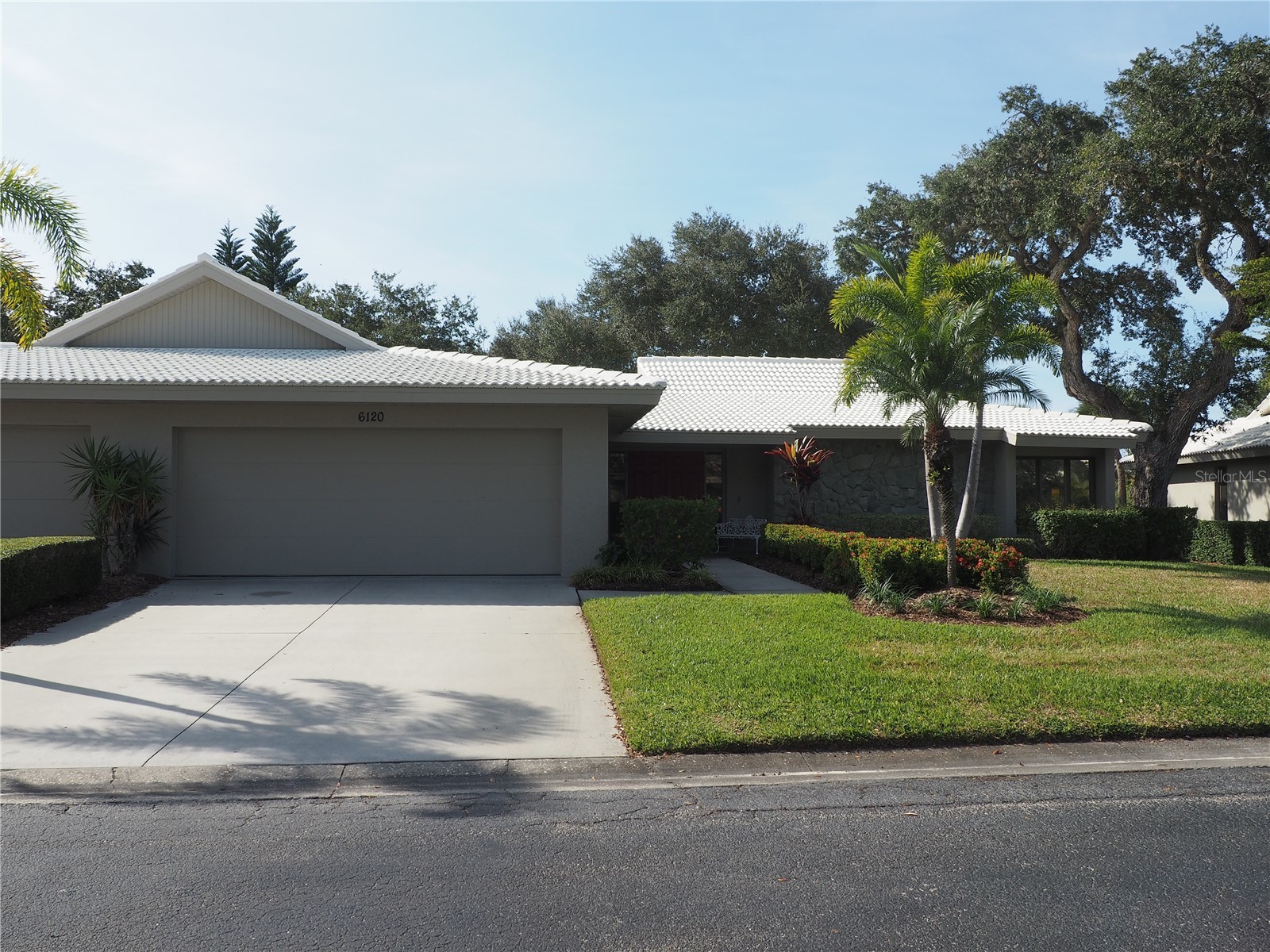 6120 Wilshire Circle #6 Sarasota FL 34238 - Mirror Lake A4678904 image1