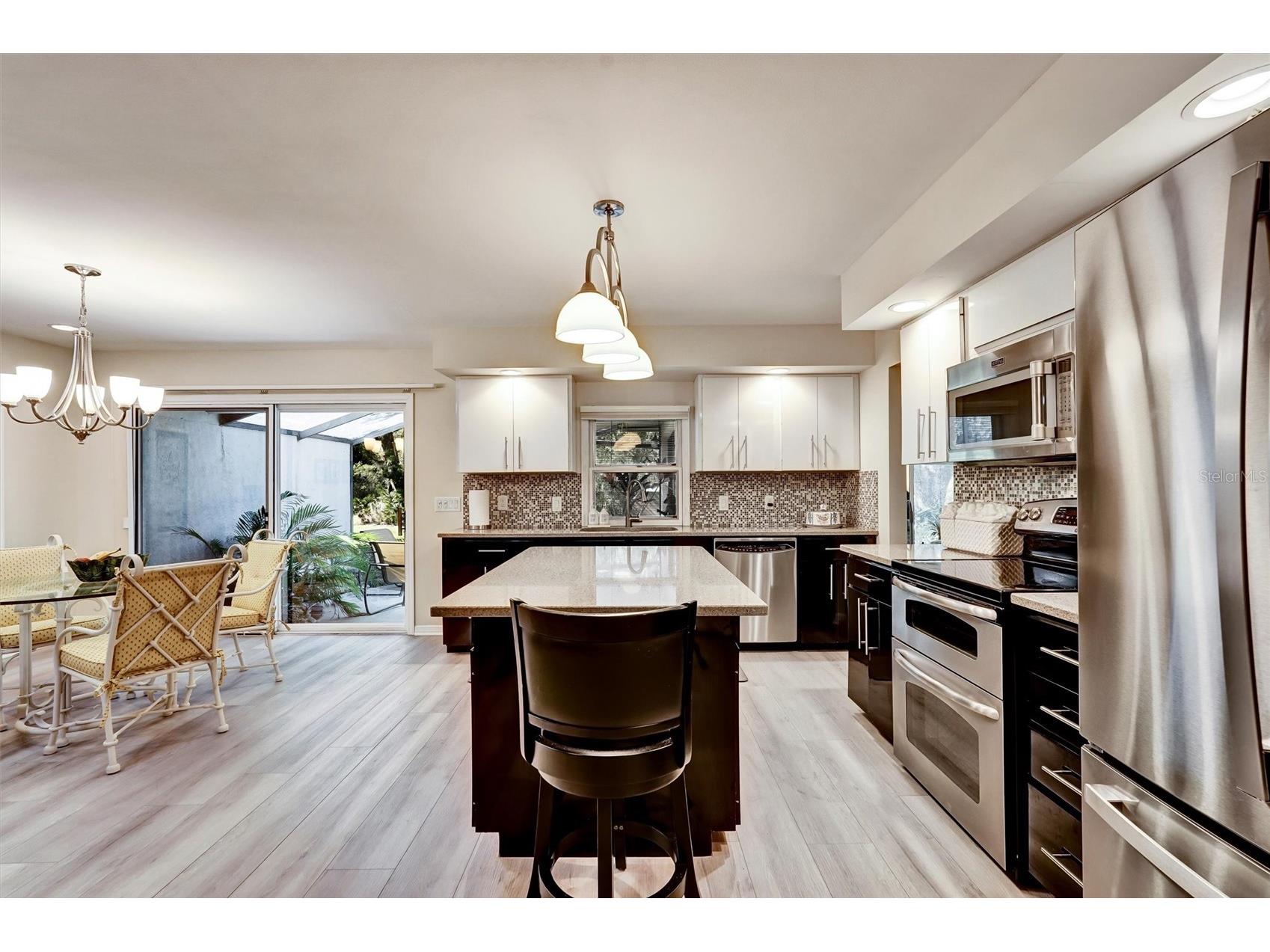 6120 Wilshire Circle #6 Sarasota FL 34238 - Mirror Lake A4678904 image10