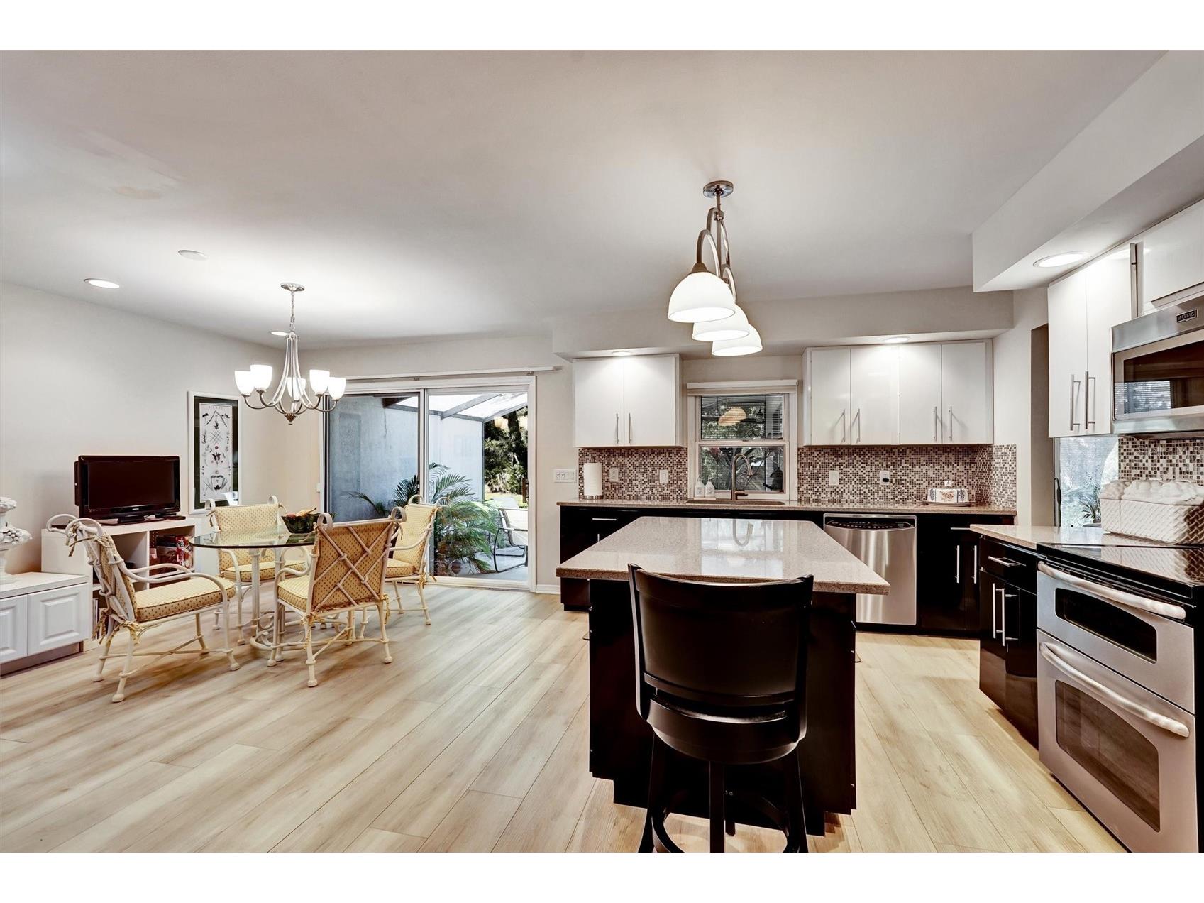 6120 Wilshire Circle #6 Sarasota FL 34238 - Mirror Lake A4678904 image11