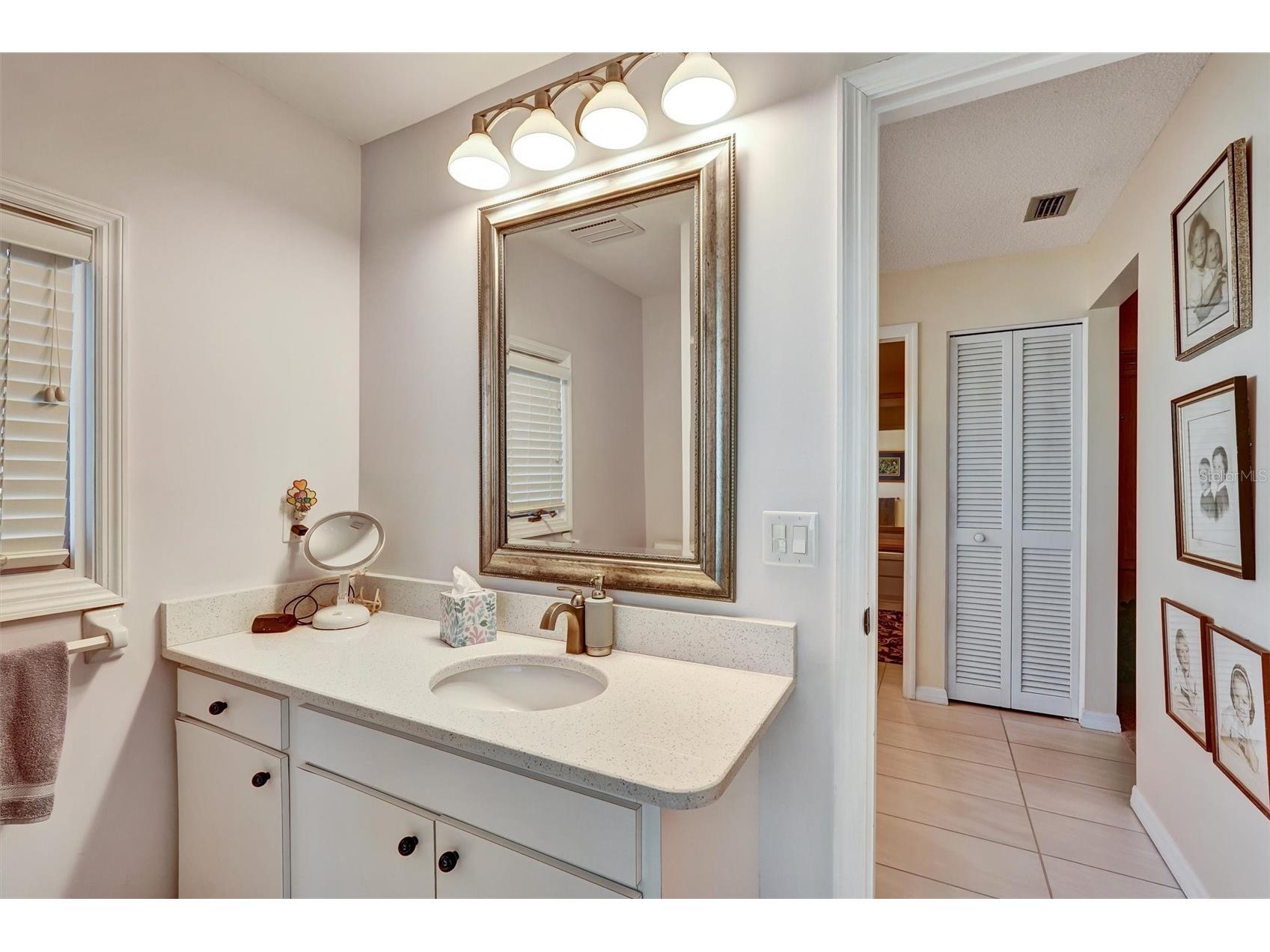 6120 Wilshire Circle #6 Sarasota FL 34238 - Mirror Lake A4678904 image31