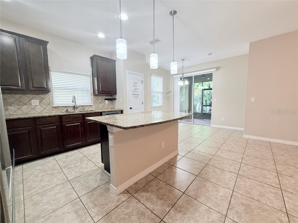 6121 35th Court E Bradenton FL 34203 A4653677 image11