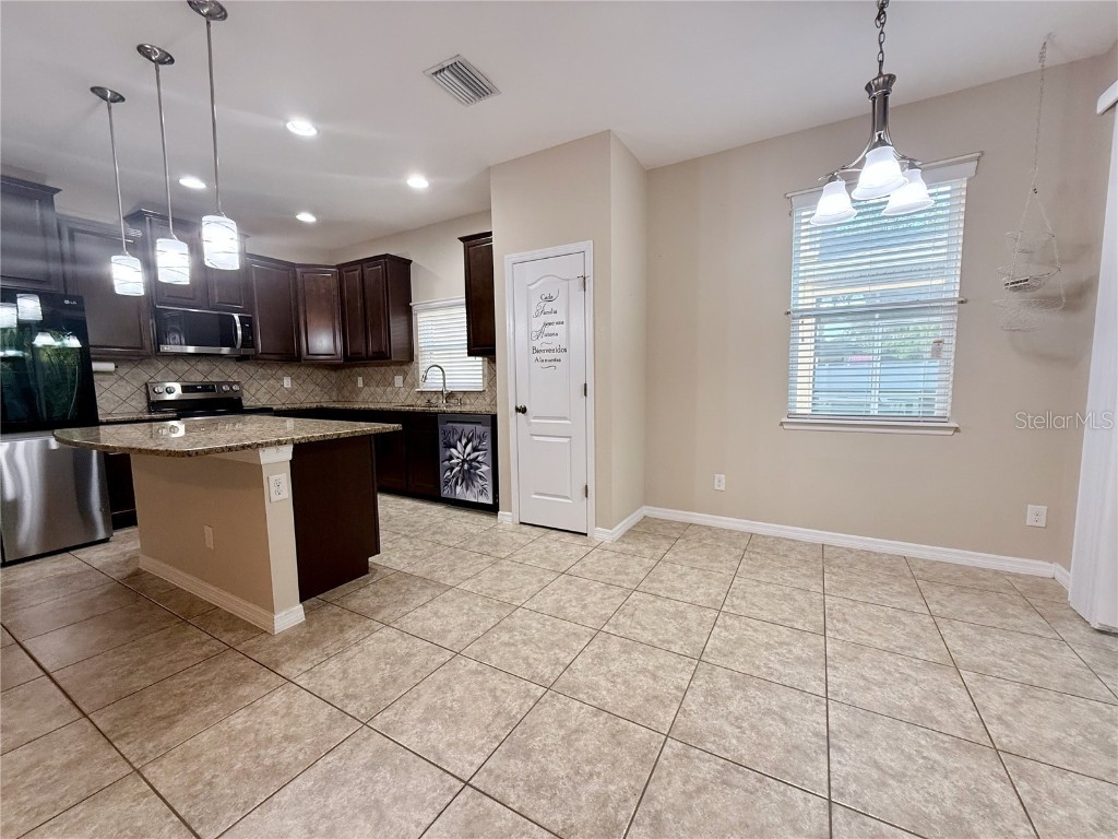 6121 35th Court E Bradenton FL 34203 A4653677 image13