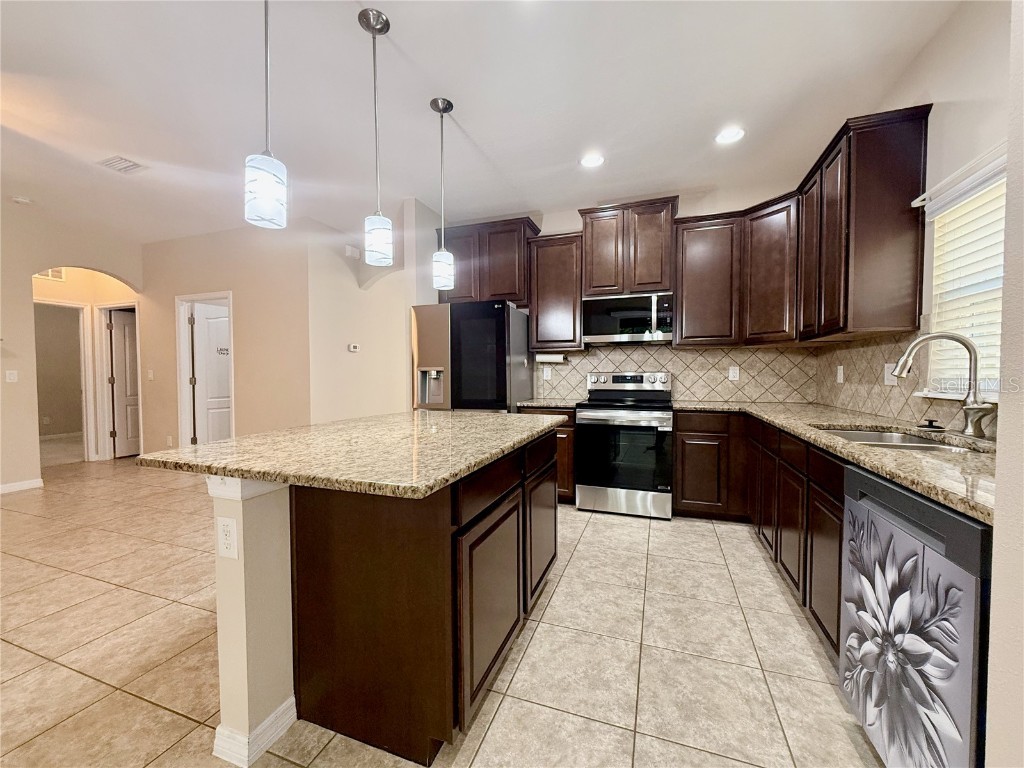 6121 35th Court E Bradenton FL 34203 A4653677 image14