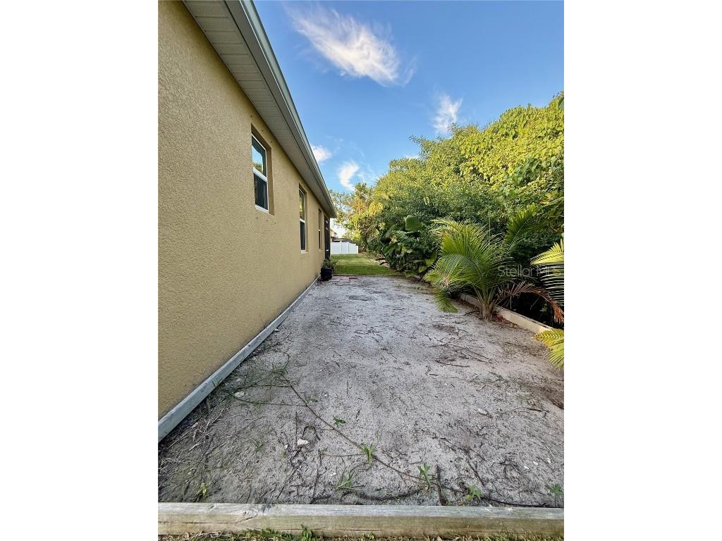 6121 35th Court E Bradenton FL 34203 A4653677 image35