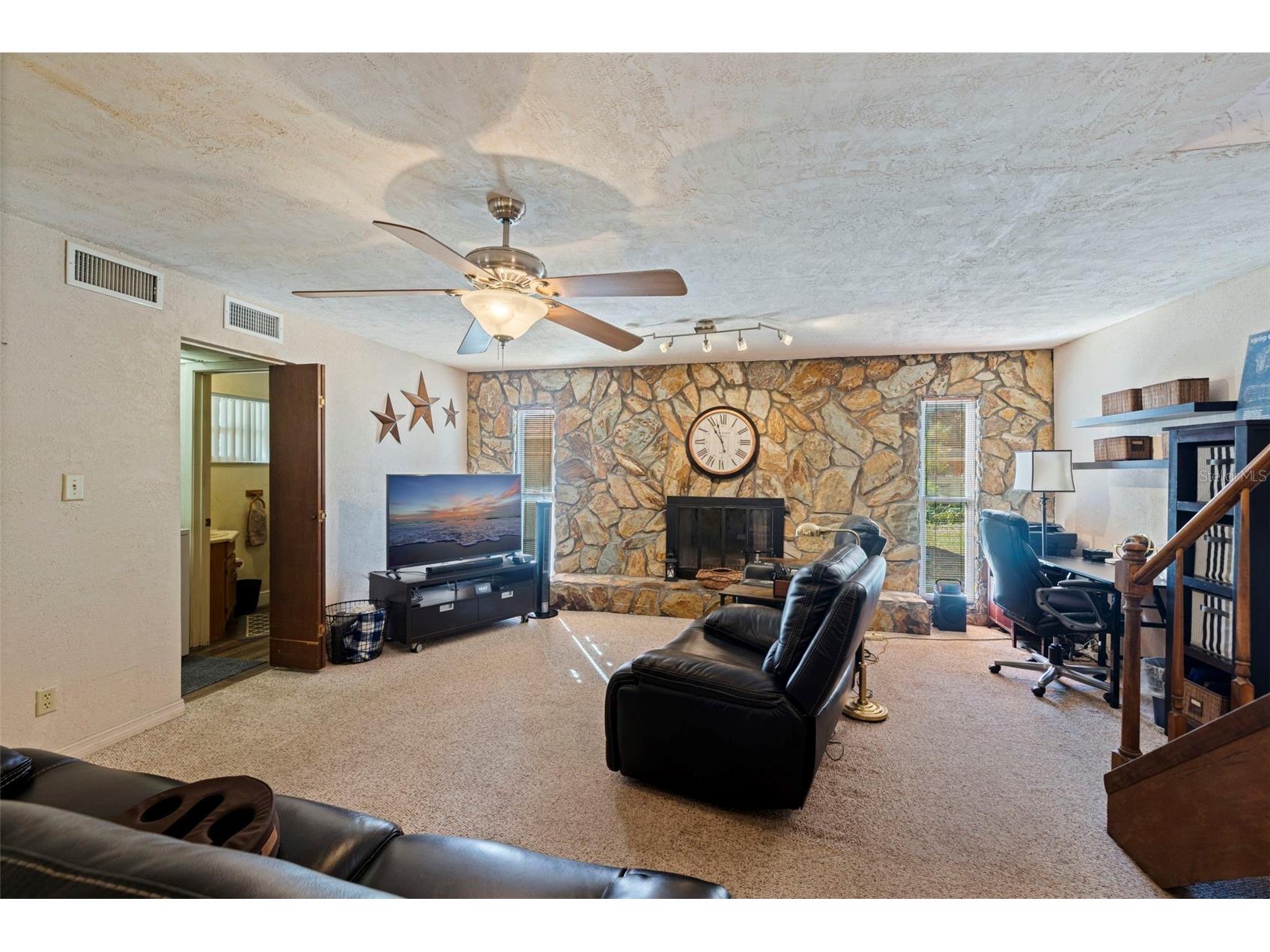 6121 58th Street N Saint Petersburg FL 33709 TB8471440 image16