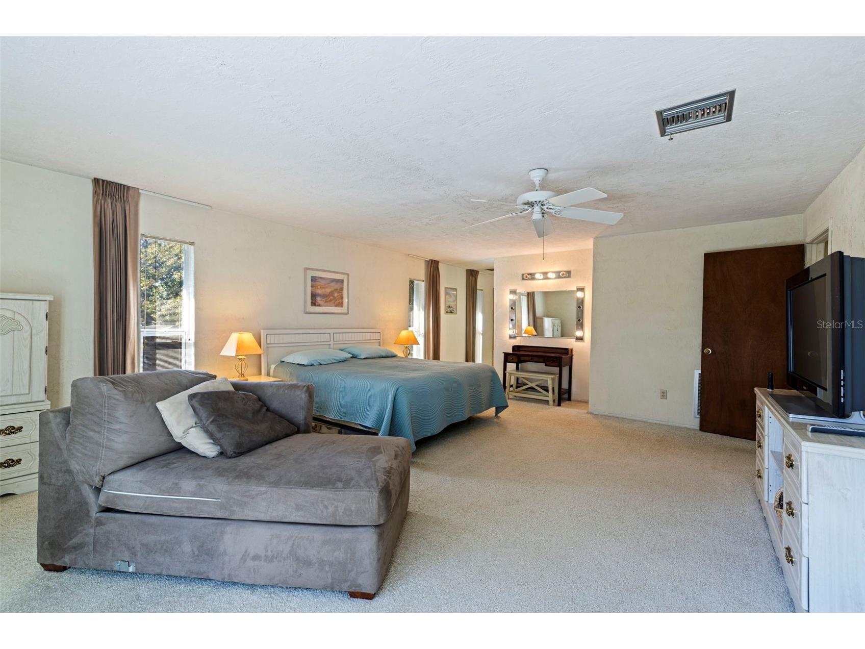 6121 58th Street N Saint Petersburg FL 33709 TB8471440 image30