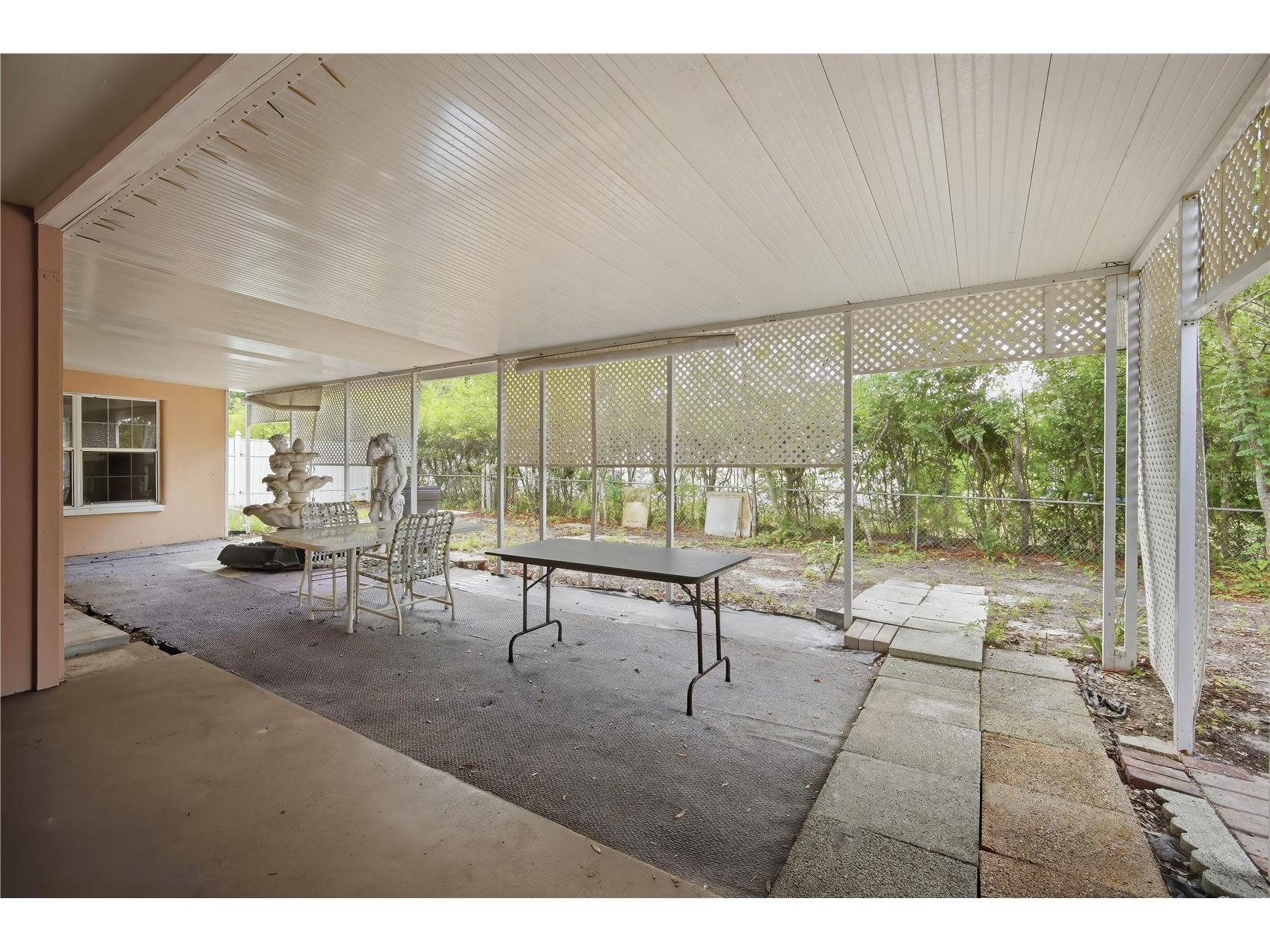 6121 Whiteway Drive Tampa FL 33617 TB8513382 image23