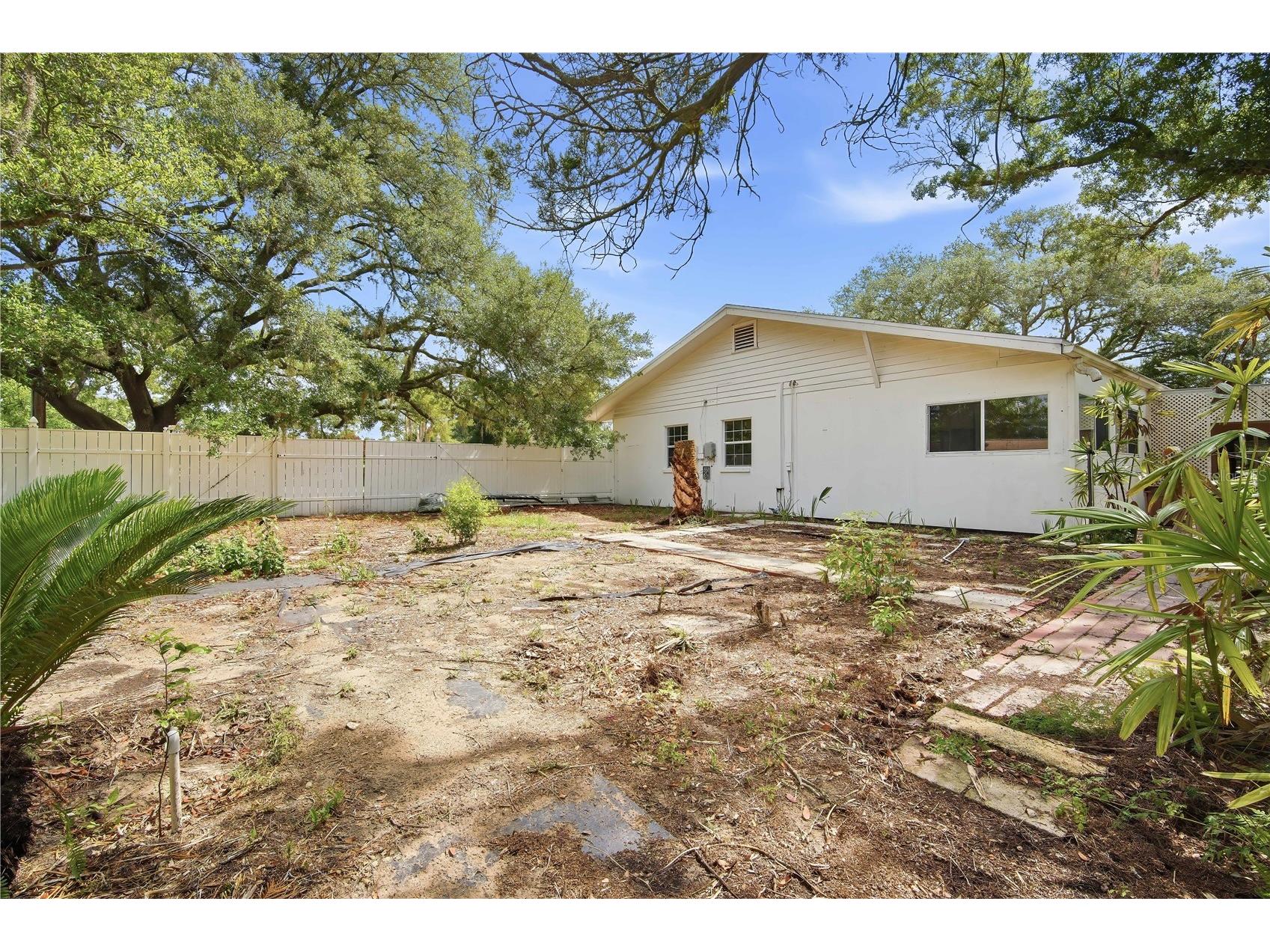 6121 Whiteway Drive Tampa FL 33617 TB8513382 image25