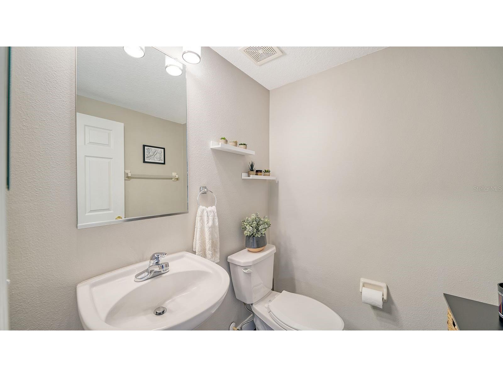 6122 Blue Runner Court Lakewood Ranch FL 34202 - LAKE UIGLEIN A4686699 image17