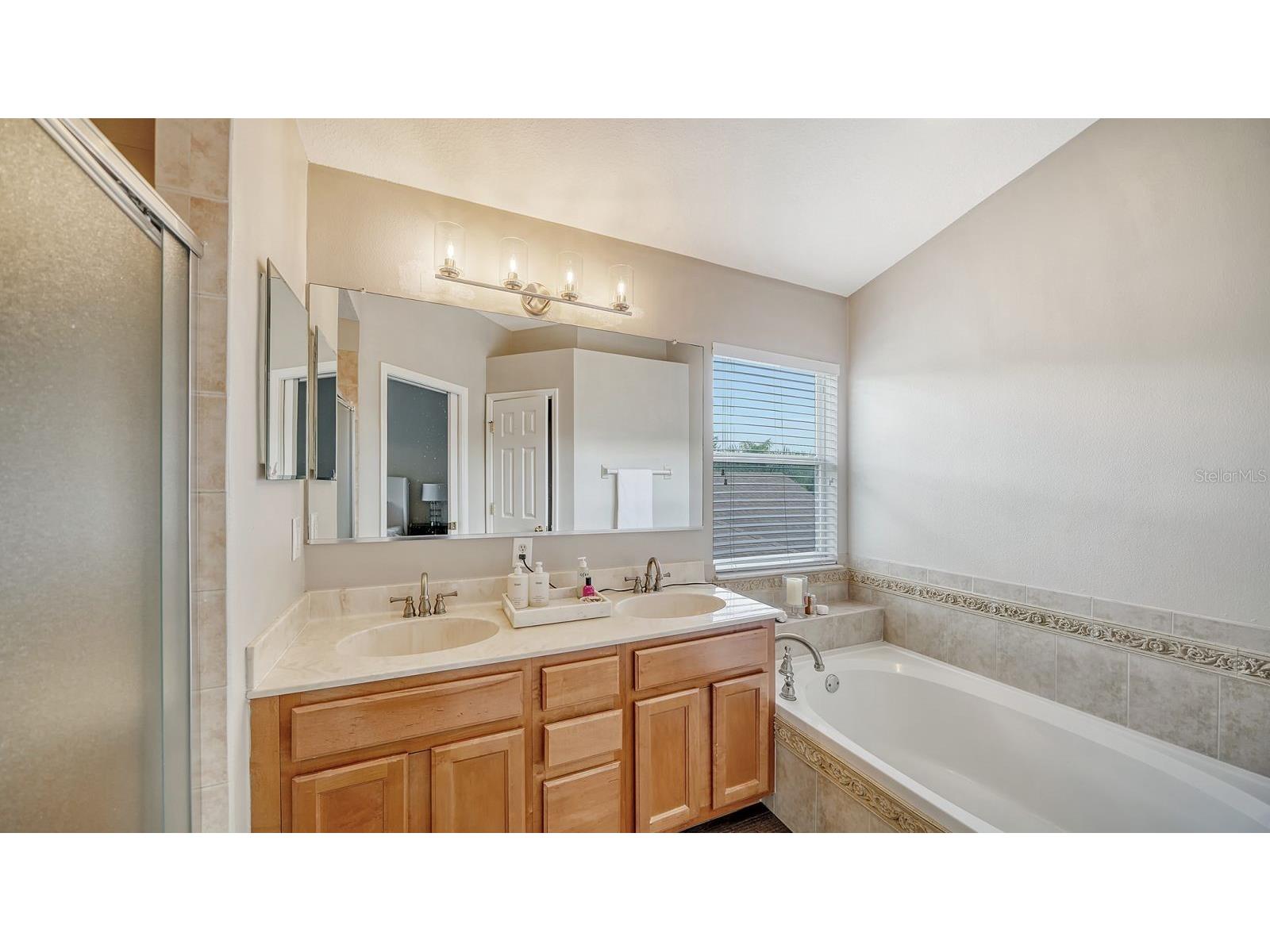 6122 Blue Runner Court Lakewood Ranch FL 34202 - LAKE UIGLEIN A4686699 image22