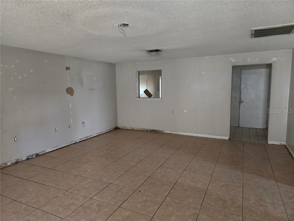 6124 11th Street Zephyrhills FL 33542 TB8414572 image4