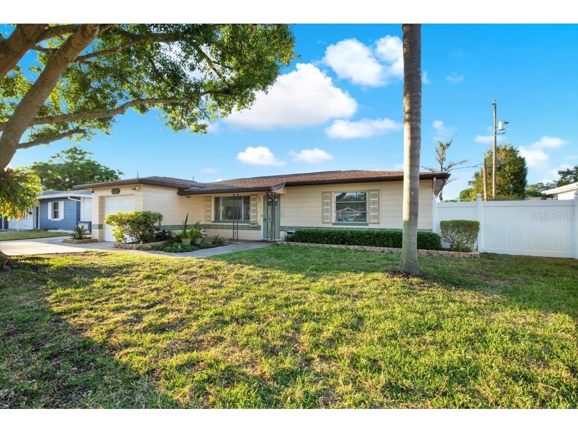 6125 37th Avenue N Saint Petersburg FL 33710 TB8376125 image1