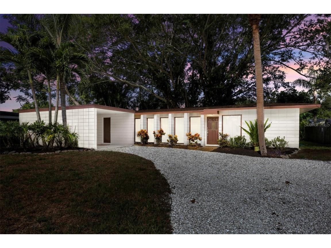 6126 Nutmeg Avenue Sarasota FL 34231 A4577730 image1