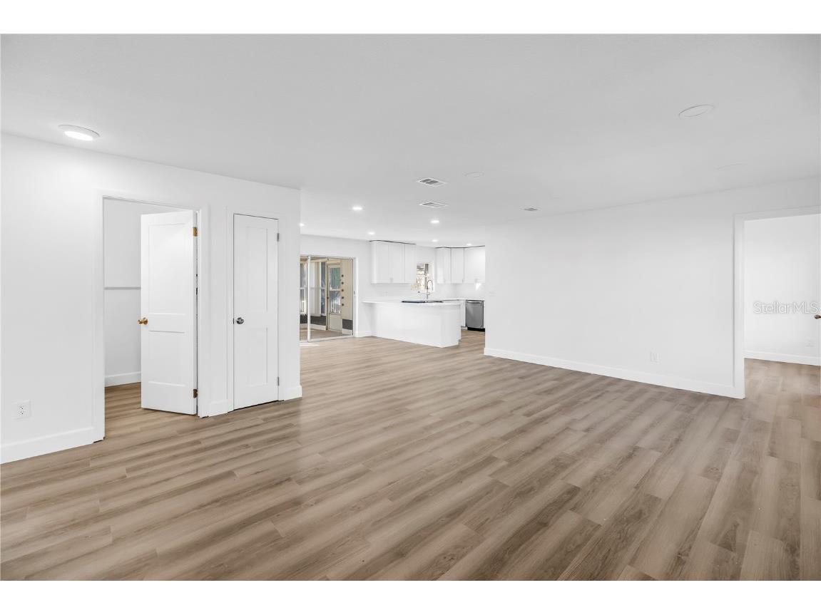 6127 18th Street Zephyrhills FL 33542 TB8444132 image2