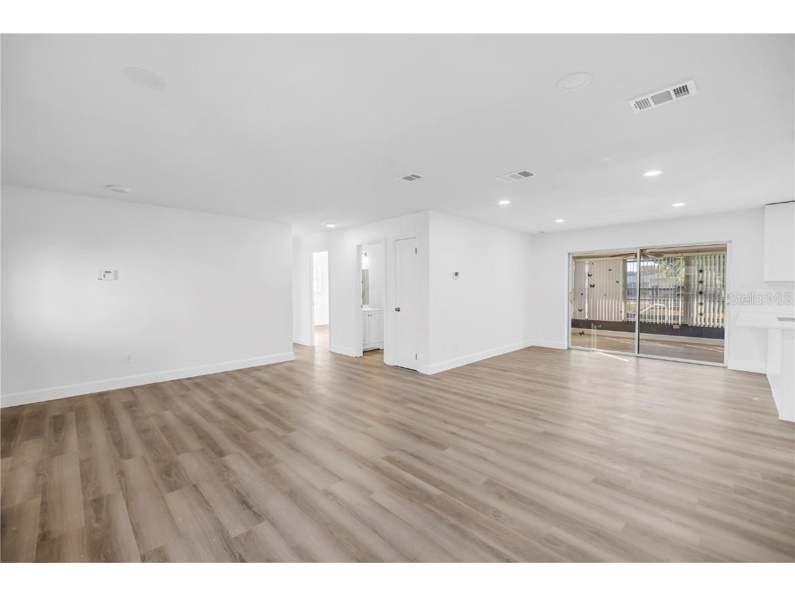 6127 18th Street Zephyrhills FL 33542 TB8444132 image4