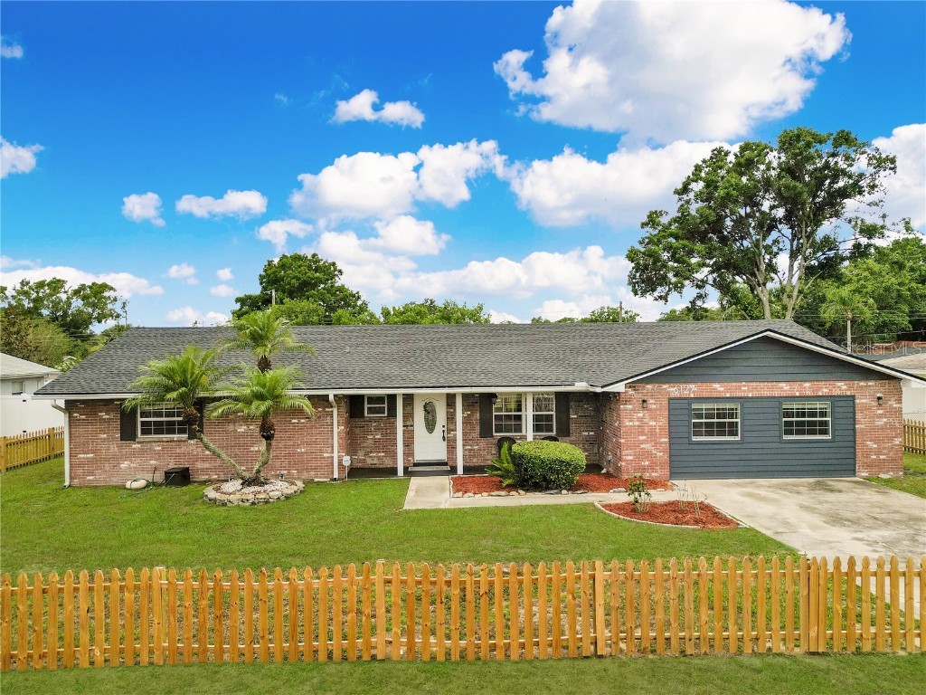 6127 Donegal E Lakeland FL 33813 L4937399 image1