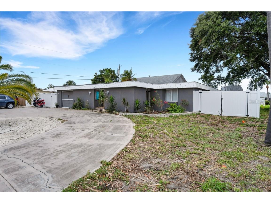 6128 Bates Street Bradenton FL 34207 A4568979 image1