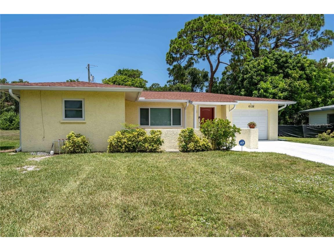 6128 Dartmouth Drive Bradenton FL 34207 A4575548 image1