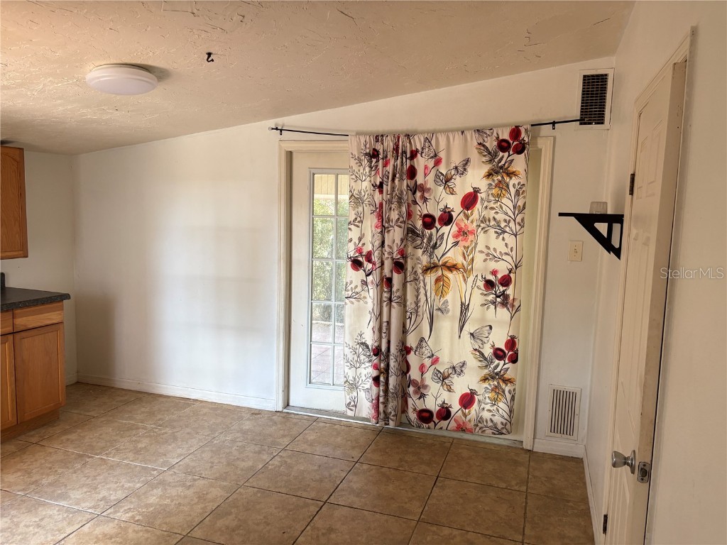 6129 Freemont Street North Port FL 34287 C7518607 image10