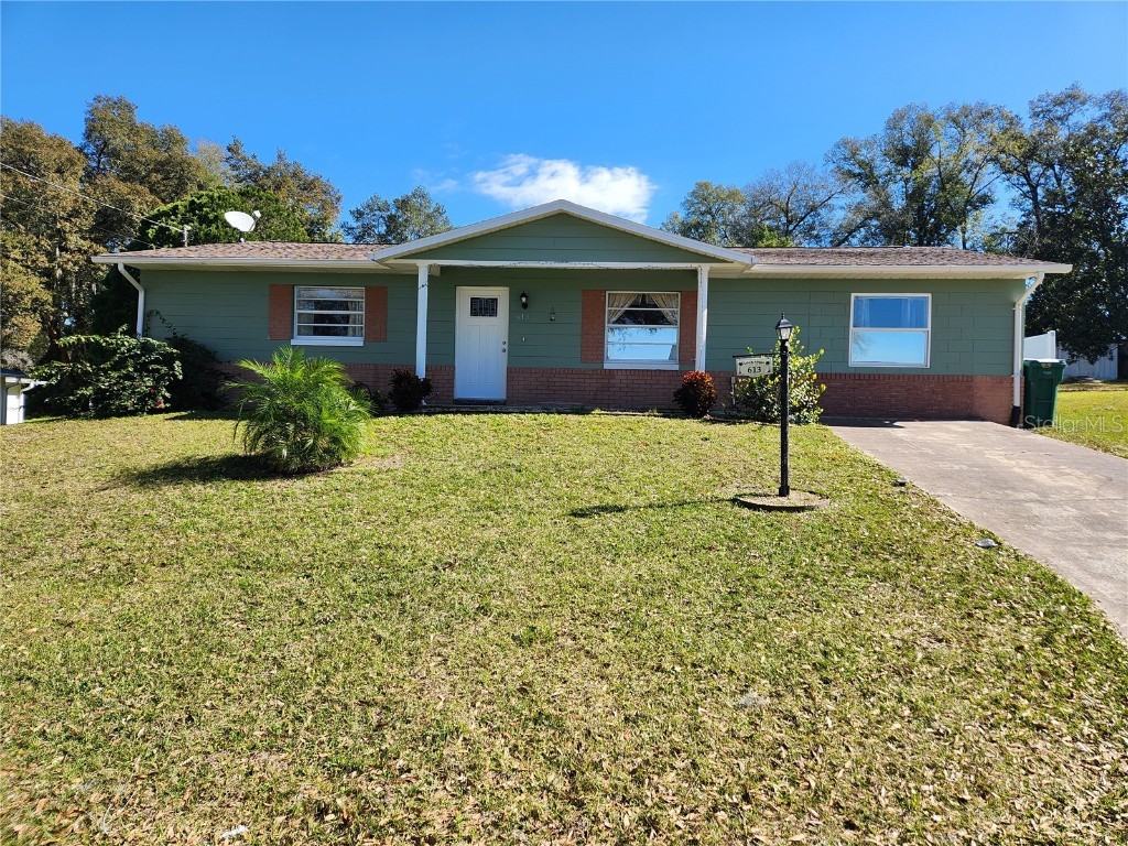613 1st Avenue Lady Lake FL 32159 OM672068 image1