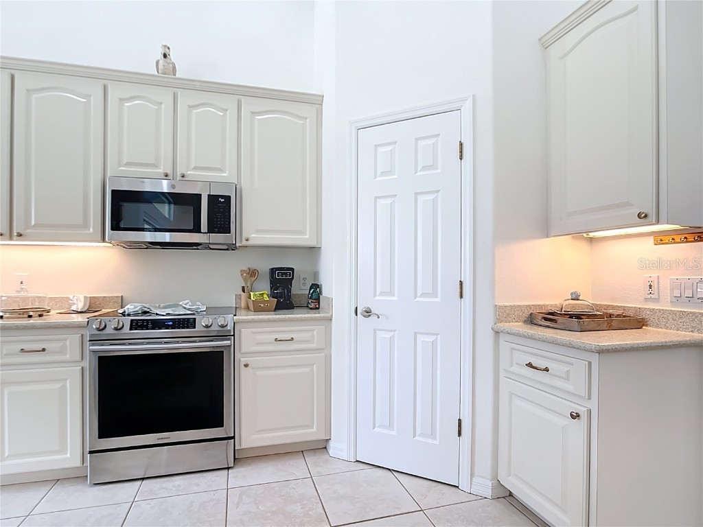 613 Boundary Boulevard Rotonda West FL 33947 D6144314 image5