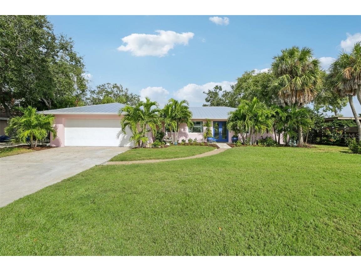 613 Buttonwood Drive Longboat Key FL 34228 - CANE BAYOU A4655401 image1