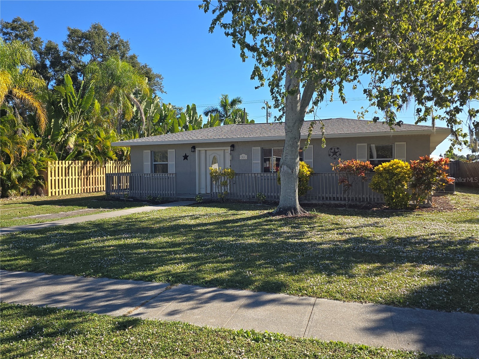 613 Casabella Drive Bradenton FL 34209 A4671892 image1