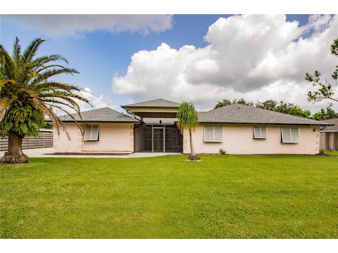 613 Chevy Chase Drive Sarasota FL 34243 A4596464 image1