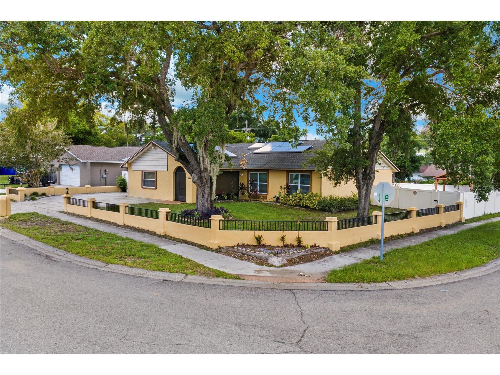 613 Forest Hills Drive Brandon FL 33510 OM726274 image1