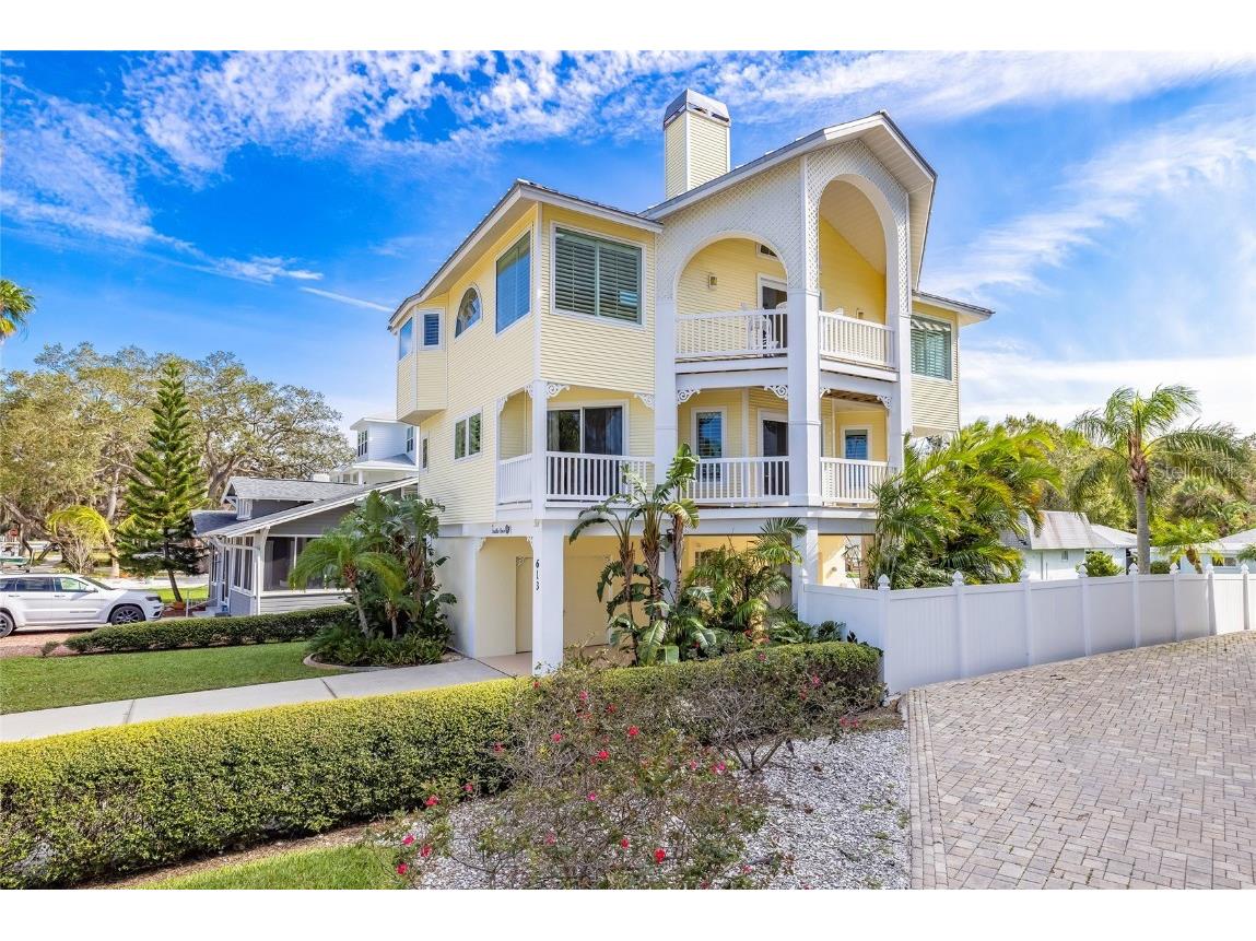 613 Maryland Avenue Crystal Beach FL 34681 - GULF OF MEXICO U8182380 image1