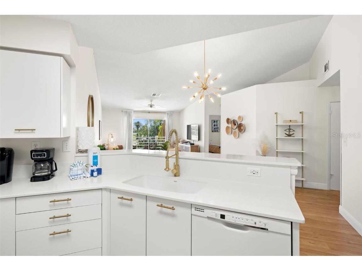 6131 Bahia Del Mar Blvd #240 Saint Petersburg FL 33715 TB8369520 image26