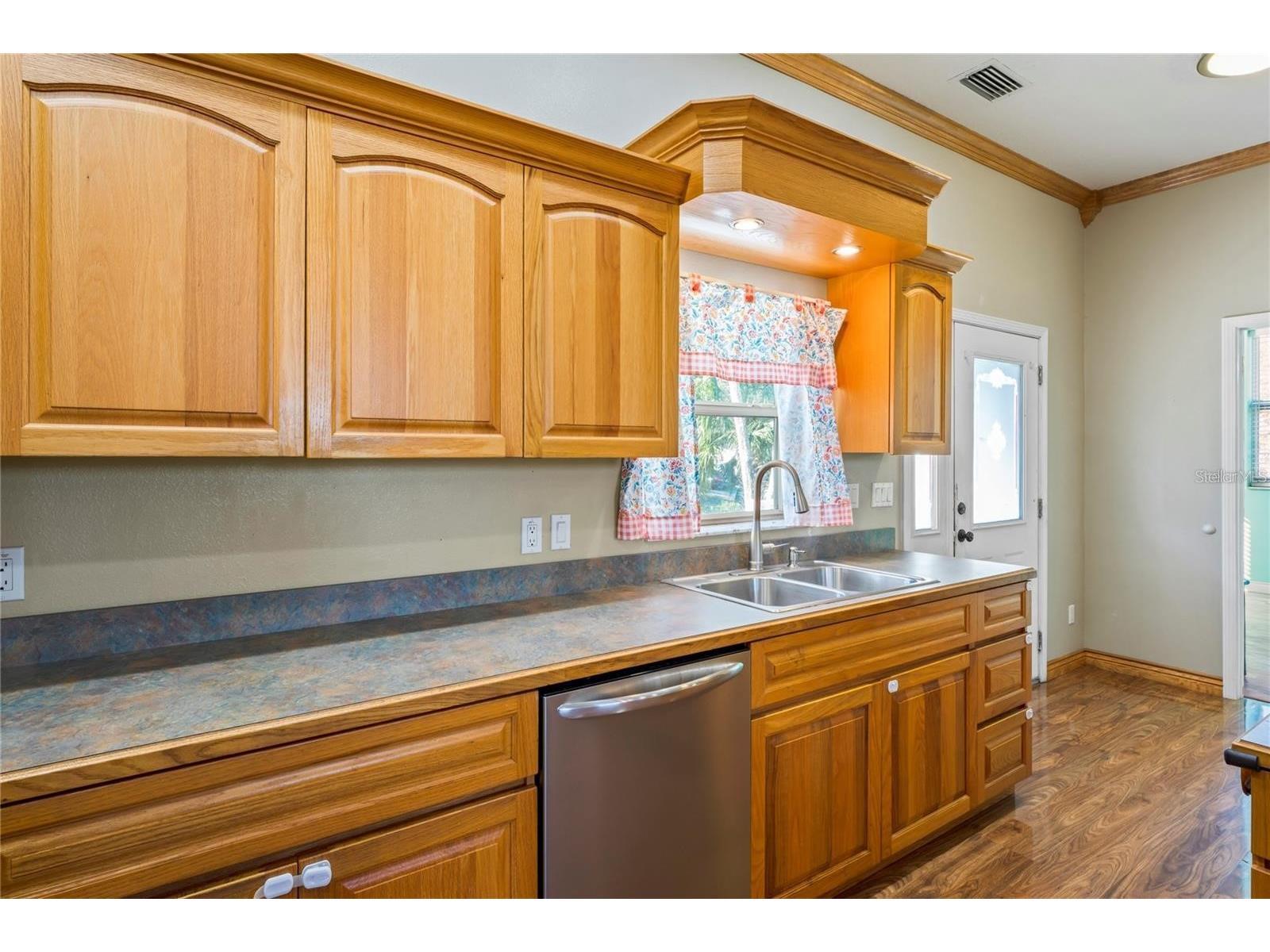 6131 Central Avenue New Port Richey FL 34653 W7882770 image14