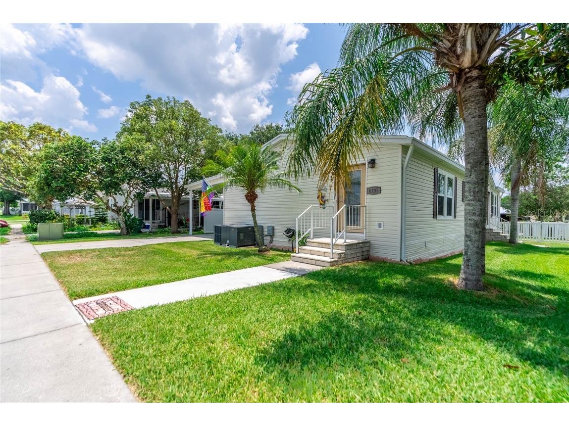 6135 Ridgeway Drive Zephyrhills FL 33542 W7855598 image1