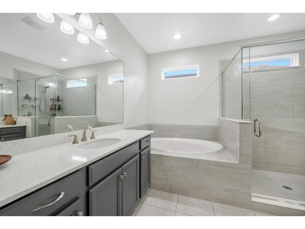 6135 Voyagers Place Apollo Beach FL 33572 TB8518189 image21