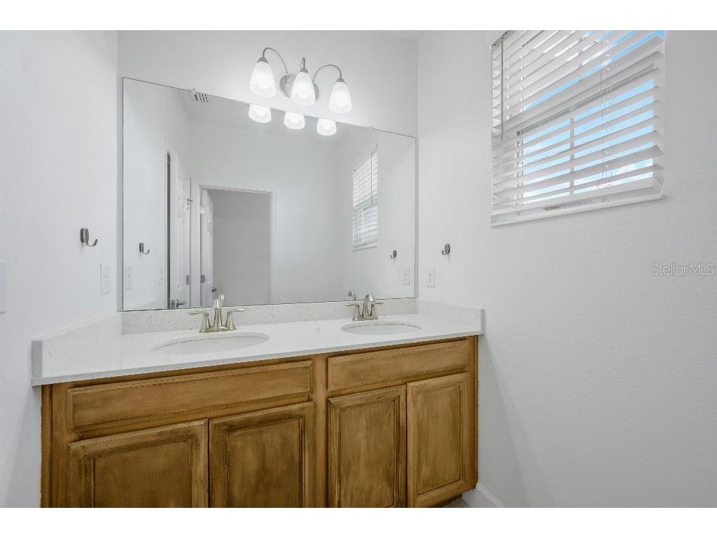 6135 Voyagers Place Apollo Beach FL 33572 TB8518189 image30