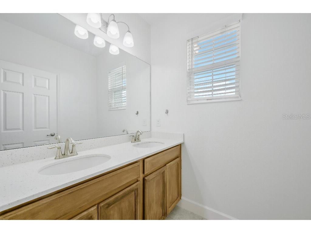 6135 Voyagers Place Apollo Beach FL 33572 TB8518189 image31