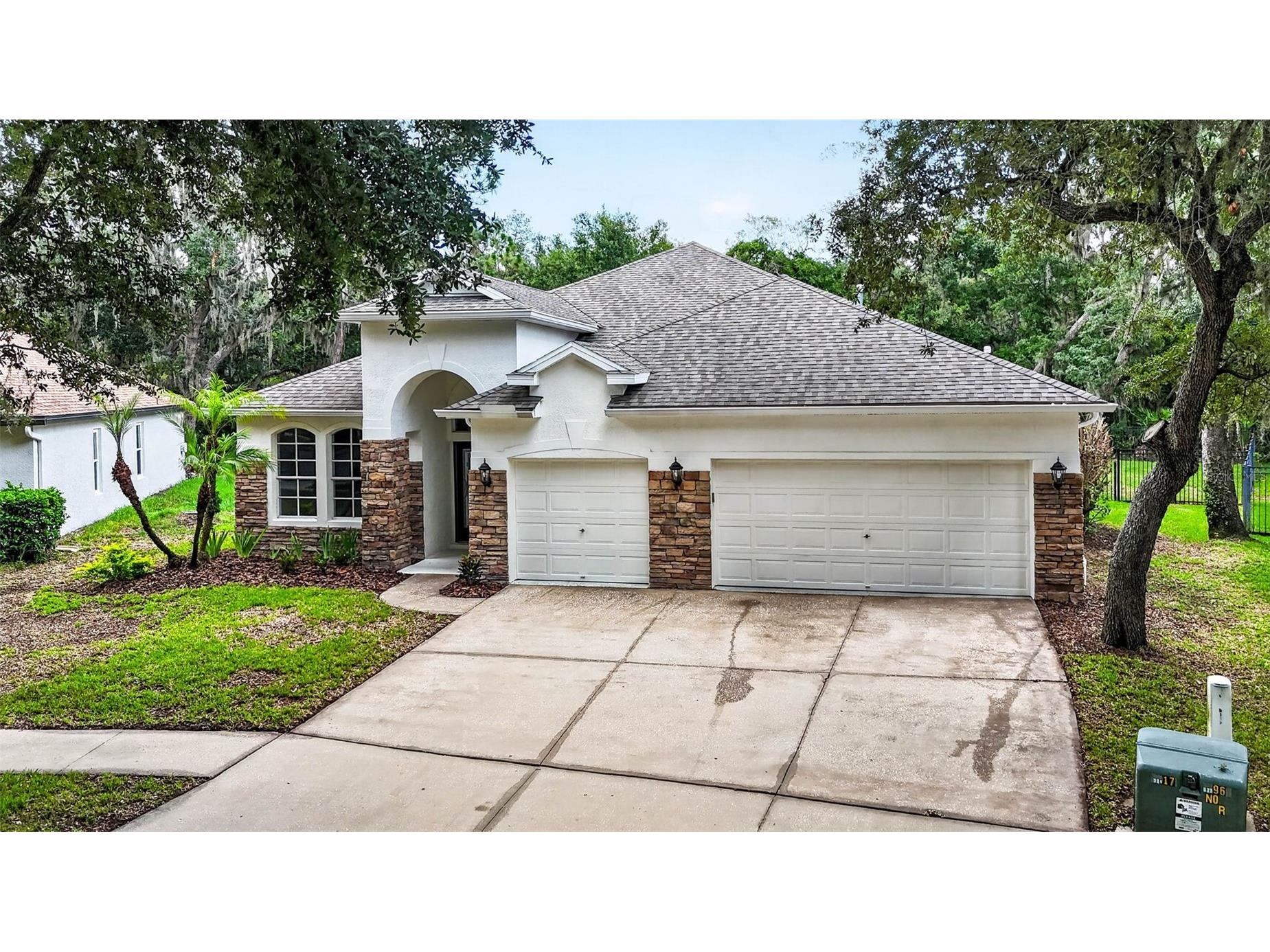 6135 Whimbrelwood Drive Lithia FL 33547 TB8528075 image69