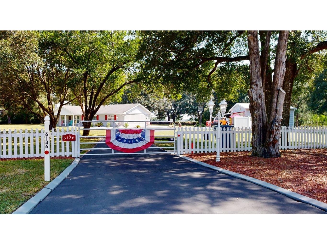 6136 Frisco Road Brooksville FL 34602 W7849806 image1