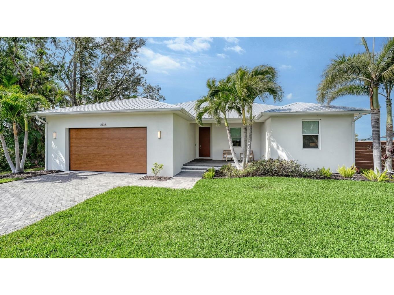 6136 Hollywood Boulevard Sarasota FL 34231 A4674886 image1