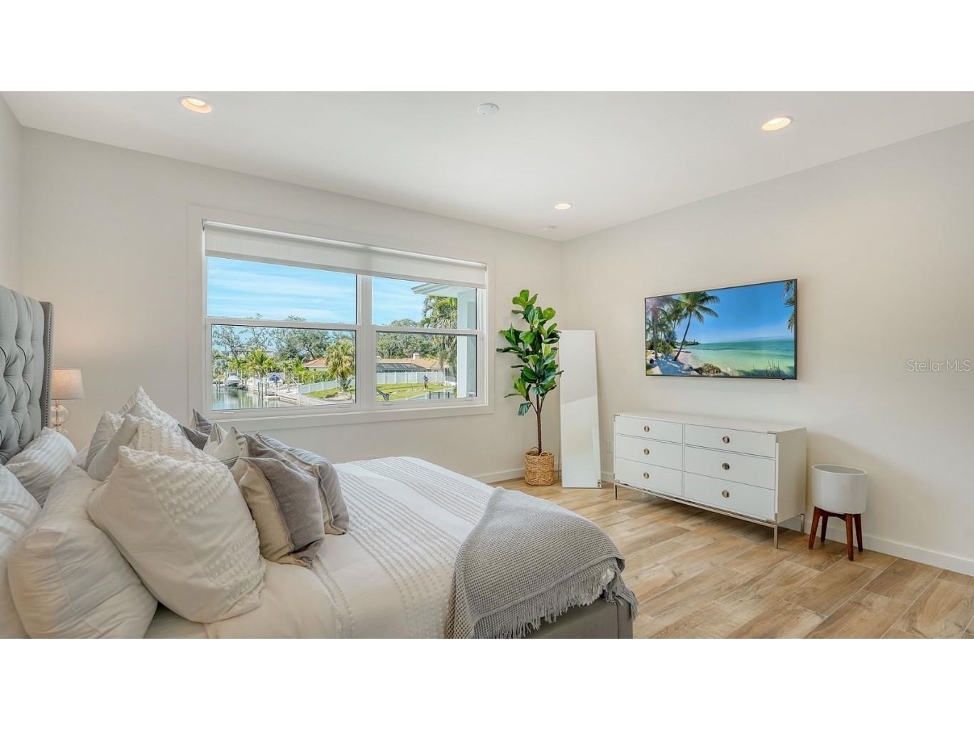 6136 Hollywood Boulevard Sarasota FL 34231 A4674886 image13