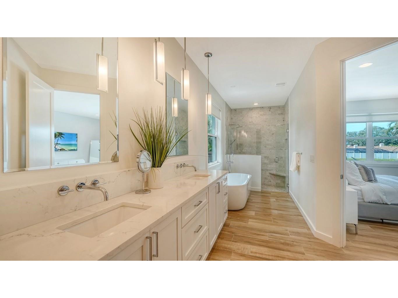 6136 Hollywood Boulevard Sarasota FL 34231 A4674886 image15