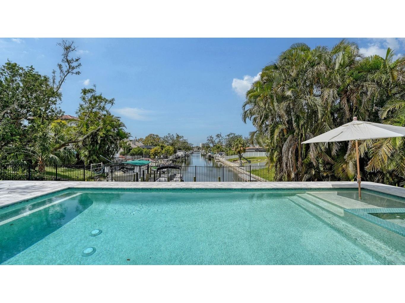 6136 Hollywood Boulevard Sarasota FL 34231 A4674886 image30