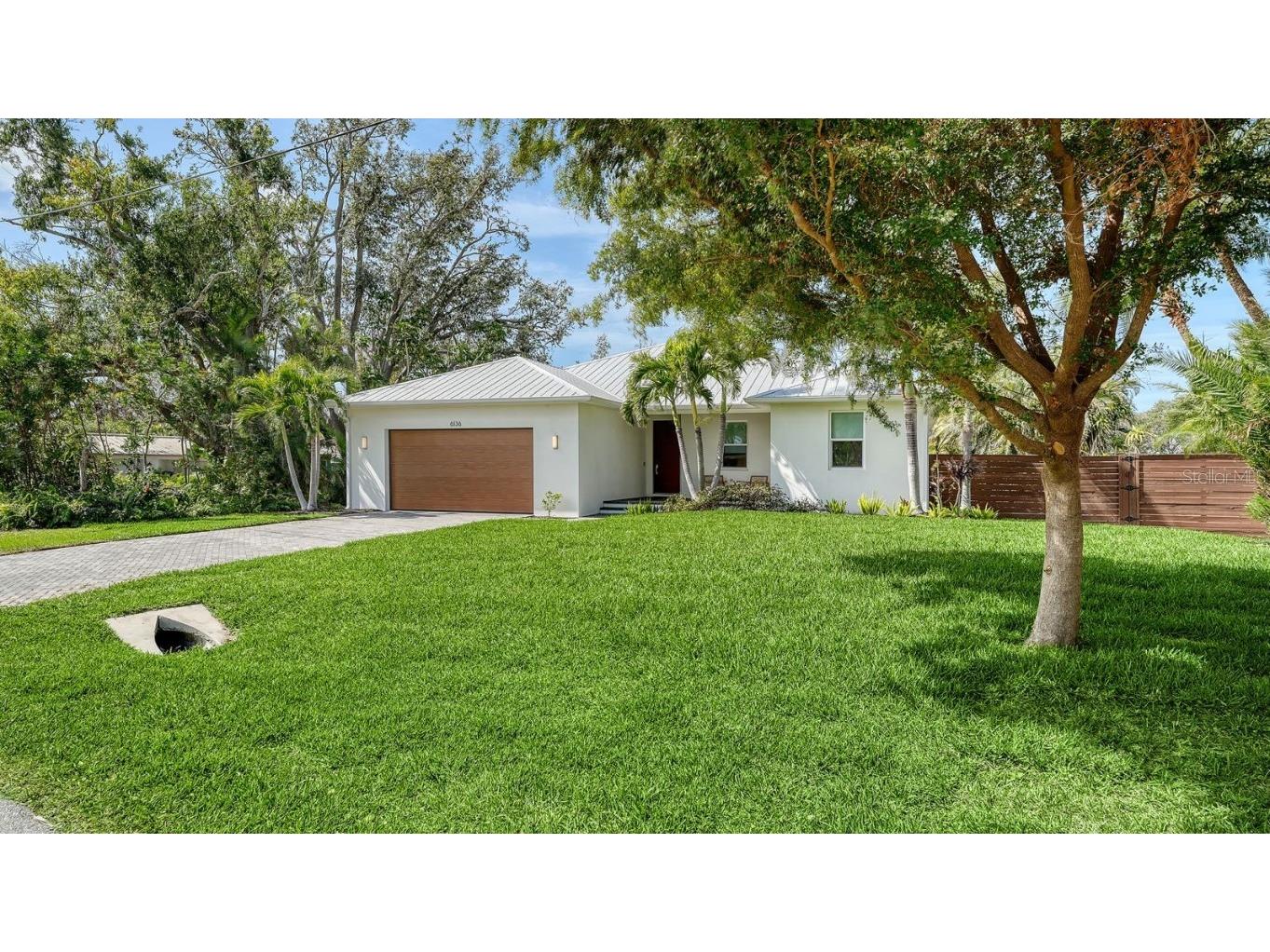 6136 Hollywood Boulevard Sarasota FL 34231 A4674886 image4